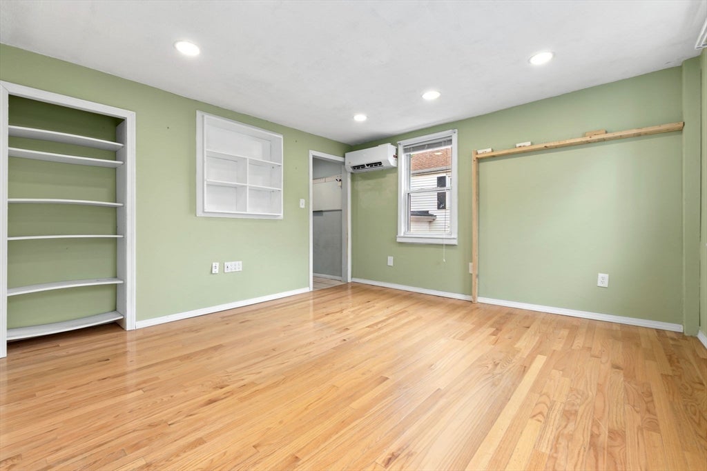 31 Vincent ST, Saugus, MA Photo #13