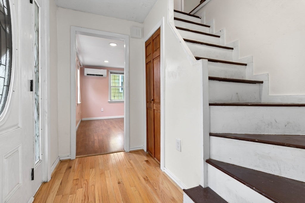 31 Vincent ST, Saugus, MA Photo #19