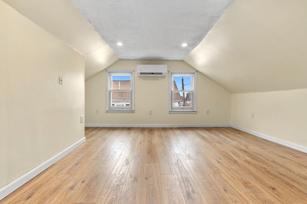 31 Vincent ST, Saugus, MA Photo #21