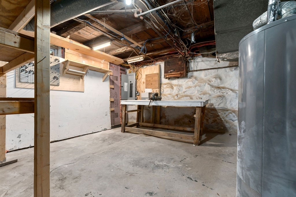 31 Vincent ST, Saugus, MA Photo #31