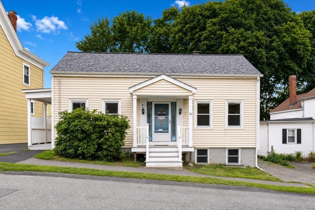 31 Vincent ST, Saugus, MA Photo #1