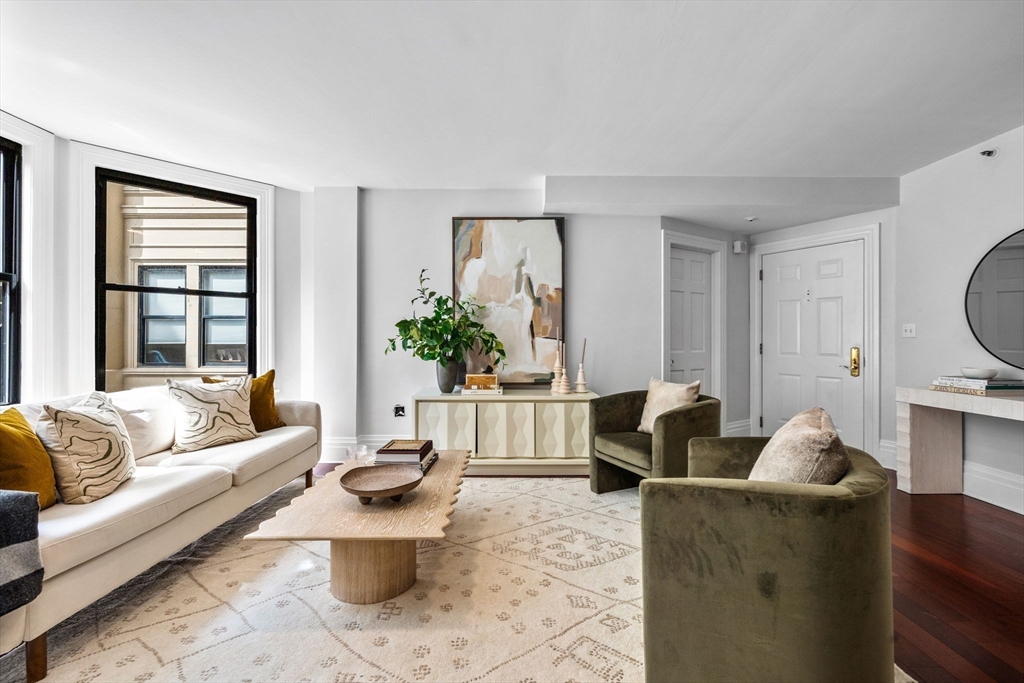 390 Commonwealth Avenue 305