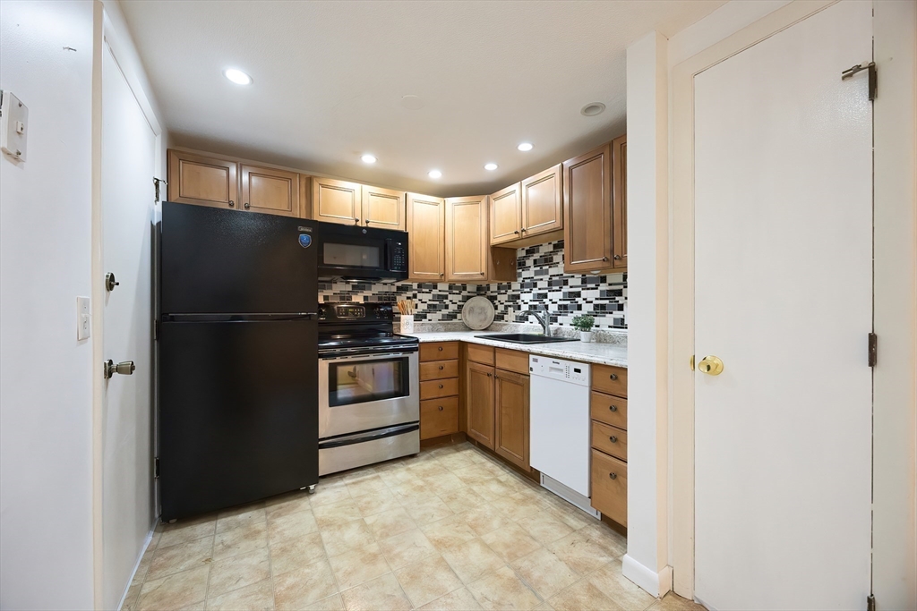 131 Creek Street 7