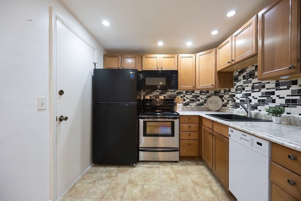 131 Creek Street 7