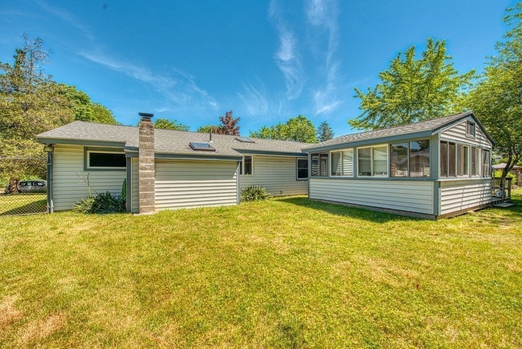 81 Errol Rd