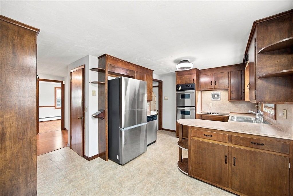 70 Crestwood ST, Chicopee, MA, 70 Crestwood ST, Chicopee, MA Photo #6