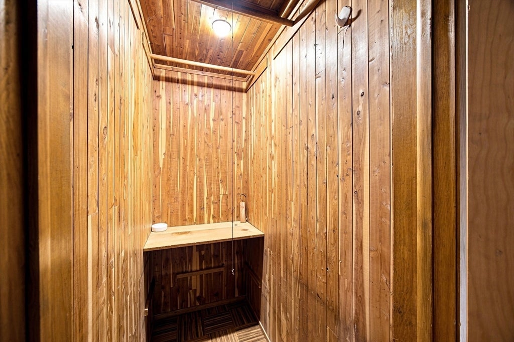 70 Crestwood ST, Chicopee, MA, 70 Crestwood ST, Chicopee, MA Photo #21
