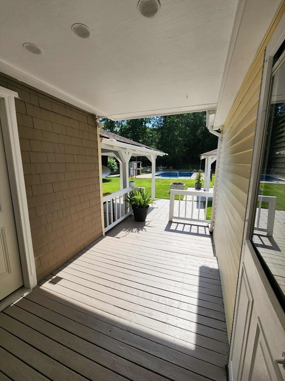 19 Cypress