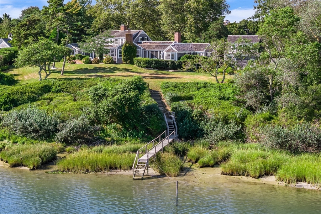 Chatham, Massachusetts 02633, United States, 7 Bedrooms Bedrooms, ,4 BathroomsBathrooms,Residential,Active,197883