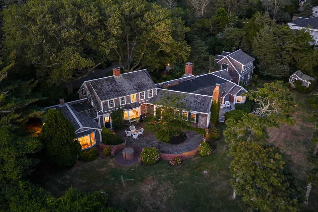 Chatham, Massachusetts 02633, United States, 7 Bedrooms Bedrooms, ,4 BathroomsBathrooms,Residential,Active,197883