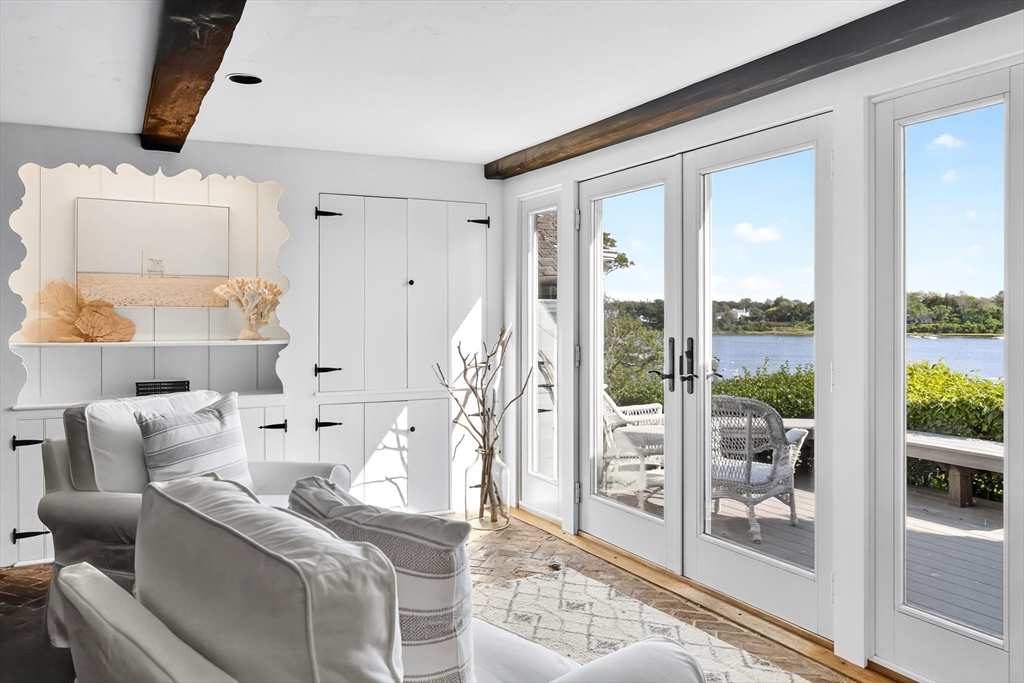 Chatham, Massachusetts 02633, United States, 7 Bedrooms Bedrooms, ,4 BathroomsBathrooms,Residential,Active,197883