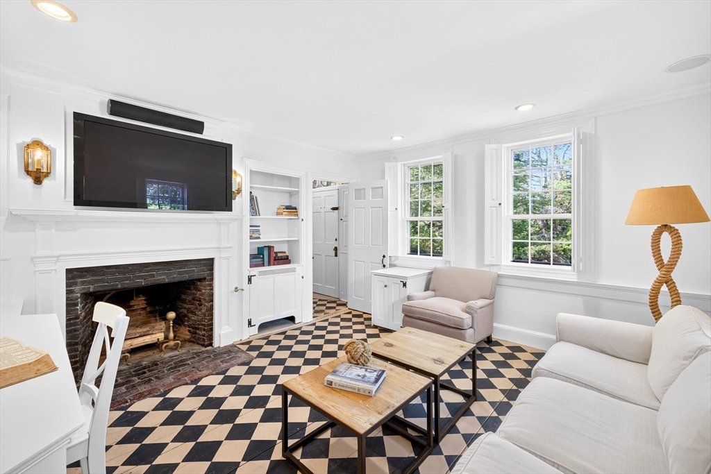 Chatham, Massachusetts 02633, United States, 7 Bedrooms Bedrooms, ,4 BathroomsBathrooms,Residential,Active,197883