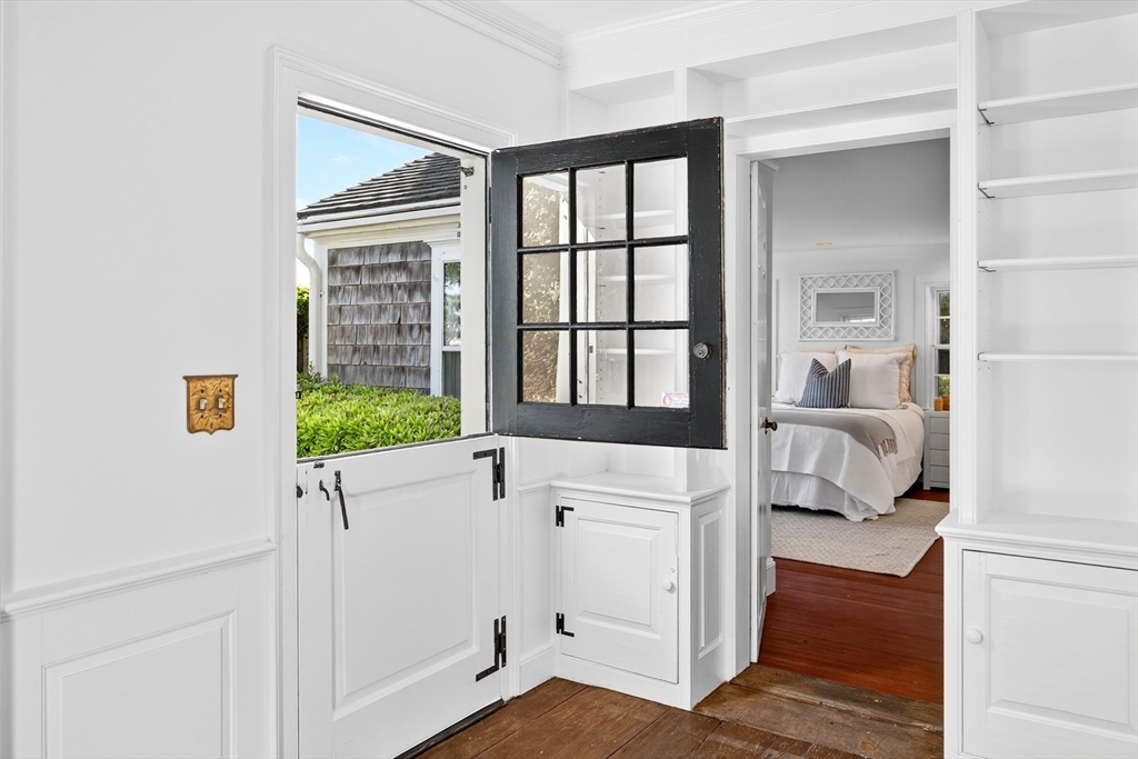 Chatham, Massachusetts 02633, United States, 7 Bedrooms Bedrooms, ,4 BathroomsBathrooms,Residential,Active,197883