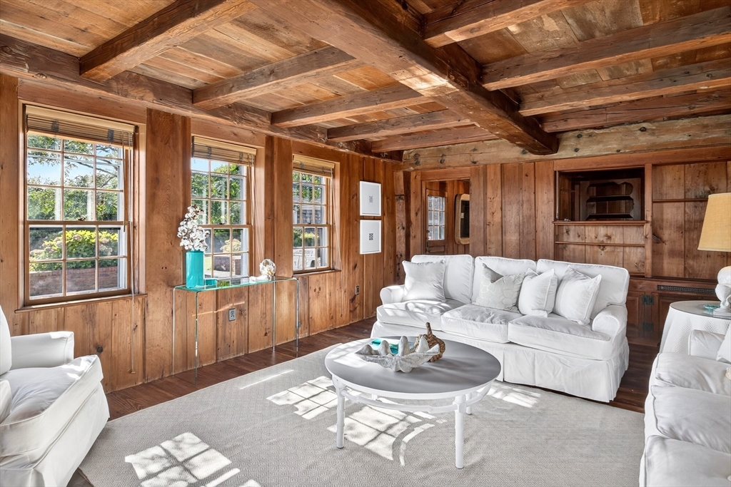 Chatham, Massachusetts 02633, United States, 7 Bedrooms Bedrooms, ,4 BathroomsBathrooms,Residential,Active,197883