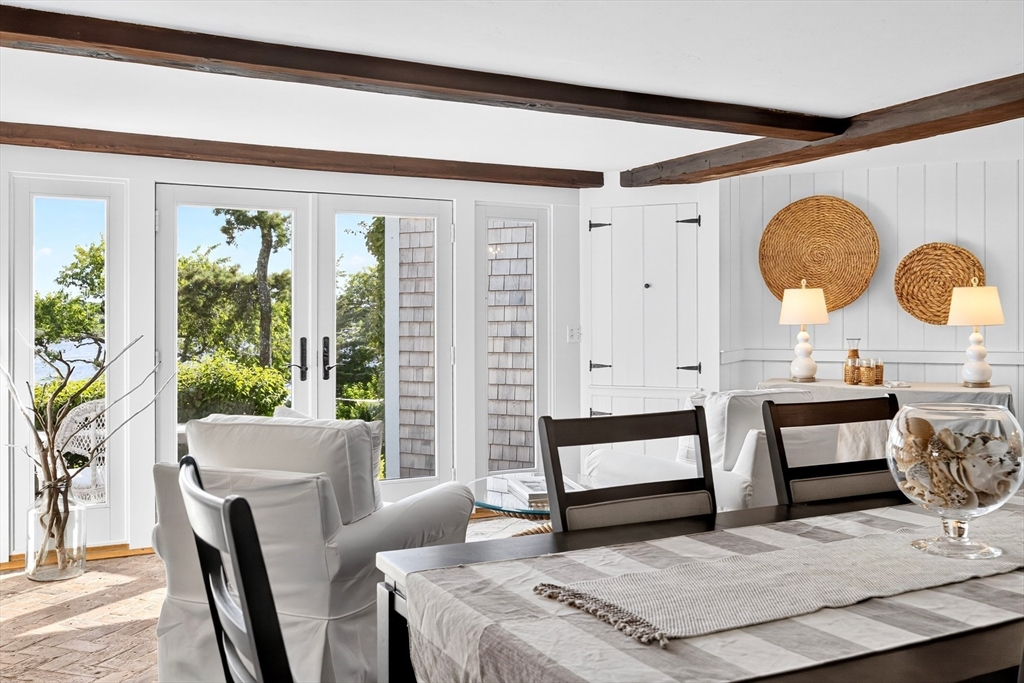 Chatham, Massachusetts 02633, United States, 7 Bedrooms Bedrooms, ,4 BathroomsBathrooms,Residential,Active,197883