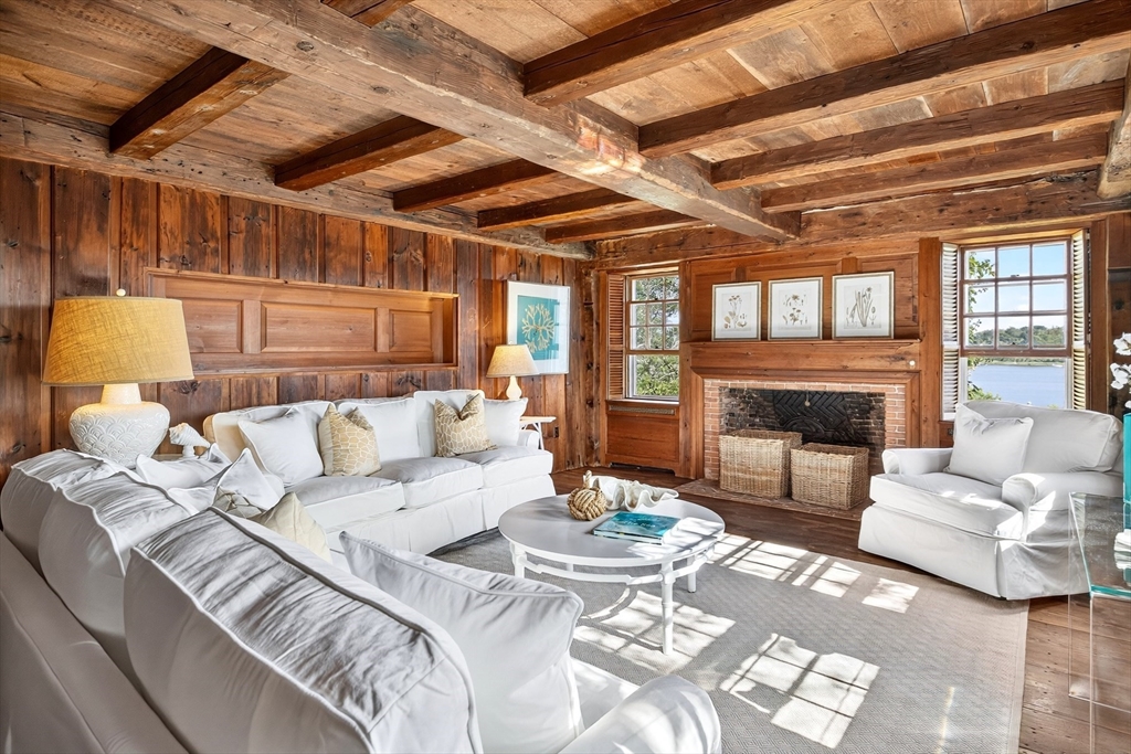 Chatham, Massachusetts 02633, United States, 7 Bedrooms Bedrooms, ,4 BathroomsBathrooms,Residential,Active,197883