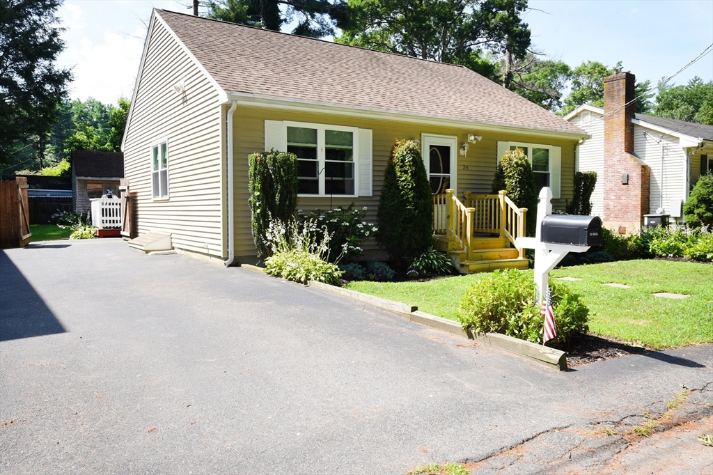 34 Thirteenth Ave, Halifax, MA Photo #2