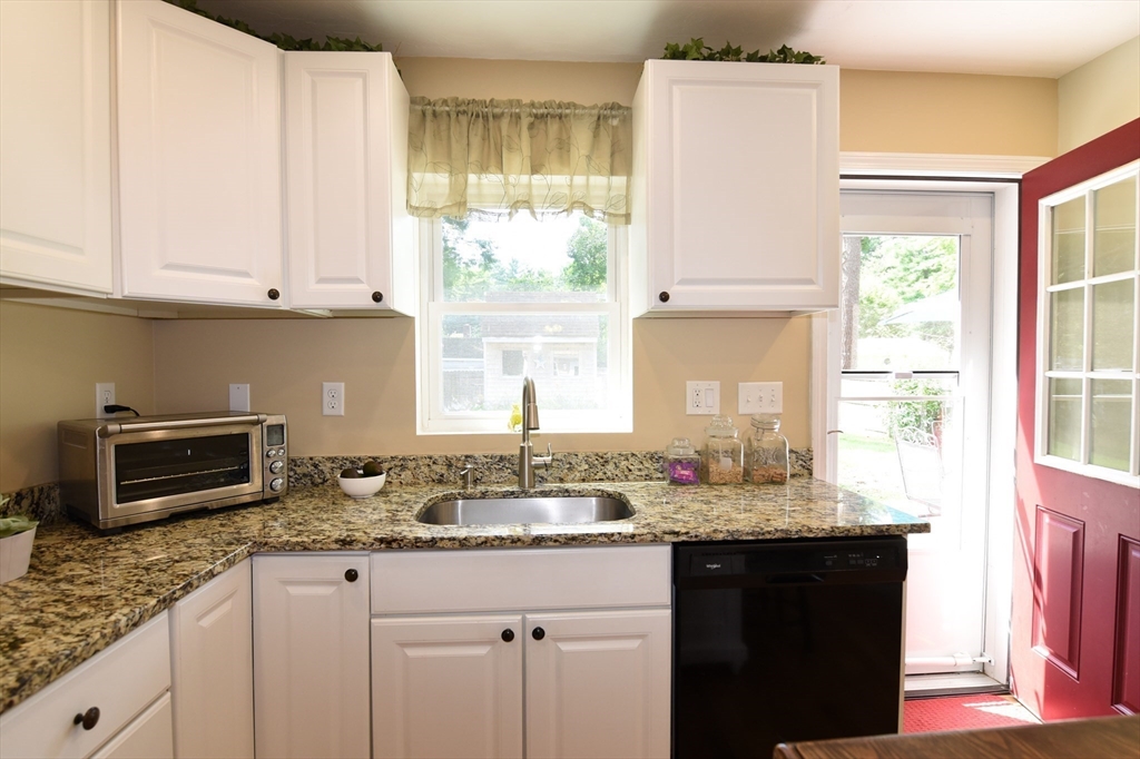 34 Thirteenth Ave, Halifax, MA Photo #13