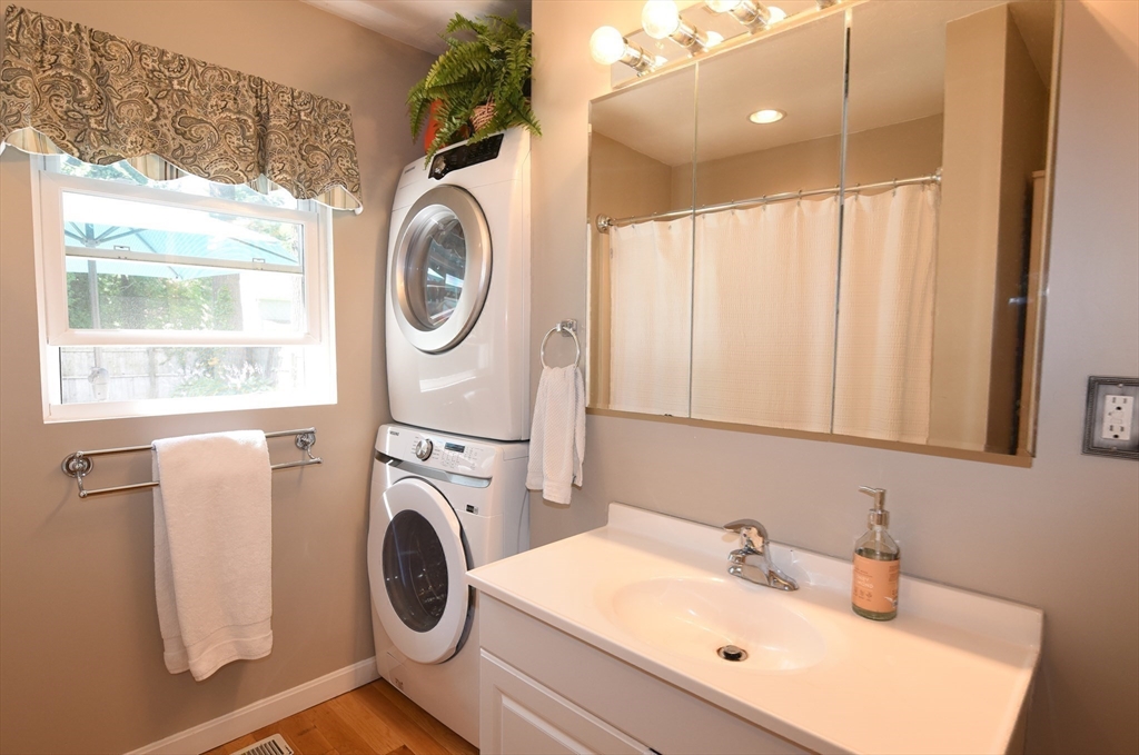 34 Thirteenth Ave, Halifax, MA Photo #21