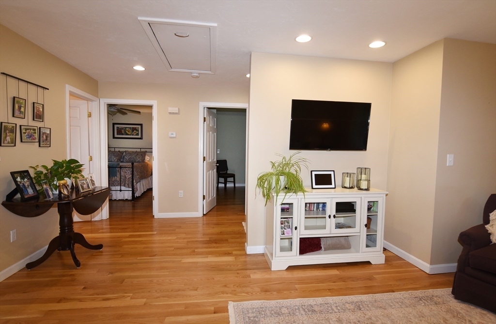 34 Thirteenth Ave, Halifax, MA Photo #7