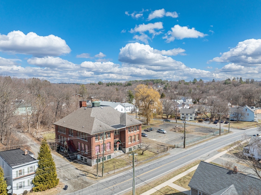 40 Pecks Rd