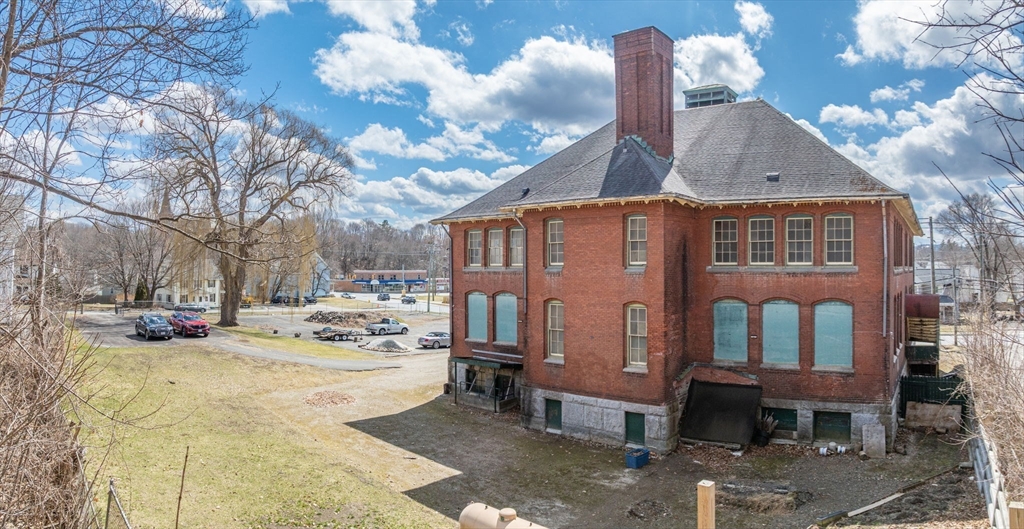 40 Pecks Rd