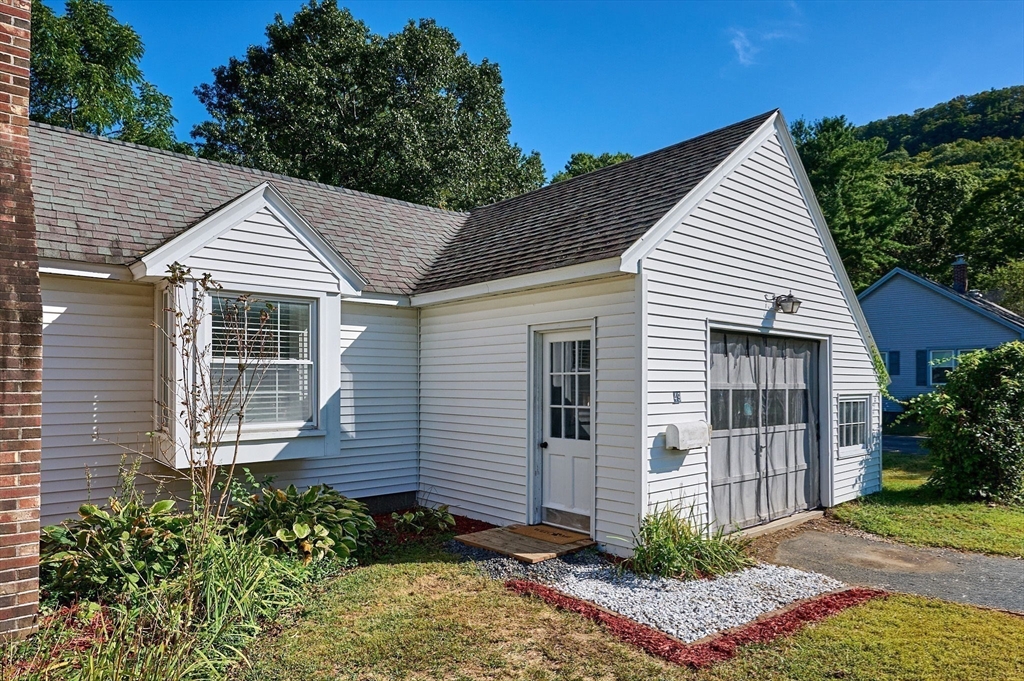 49 Eastern Ave