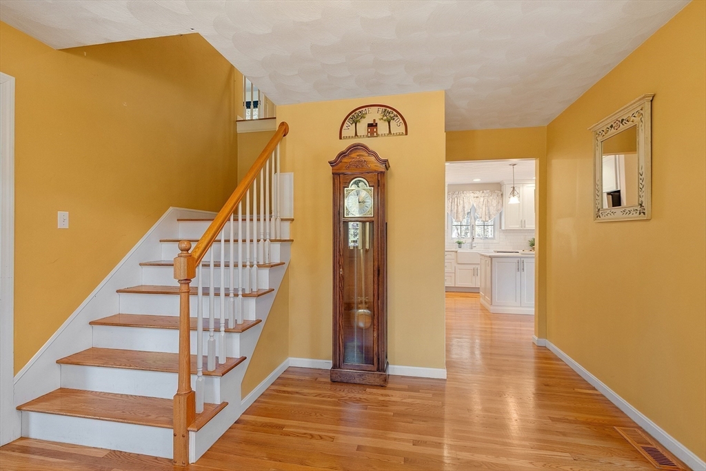 15 Winston Ave