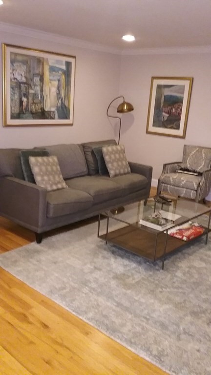 Brookline, Massachusetts 02445, United States, 4 Bedrooms Bedrooms, ,3 BathroomsBathrooms,Residential,Active,155108