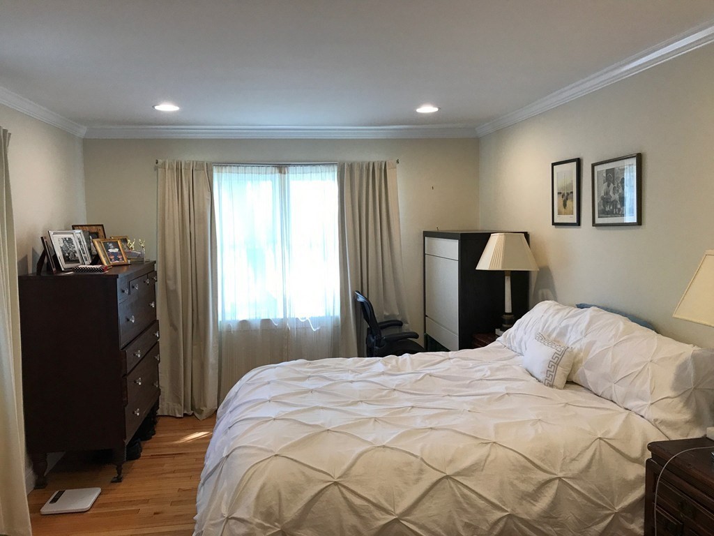 Brookline, Massachusetts 02445, United States, 4 Bedrooms Bedrooms, ,3 BathroomsBathrooms,Residential,Active,155108