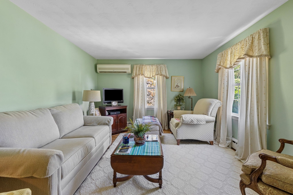 38 Cutter Hill Rd