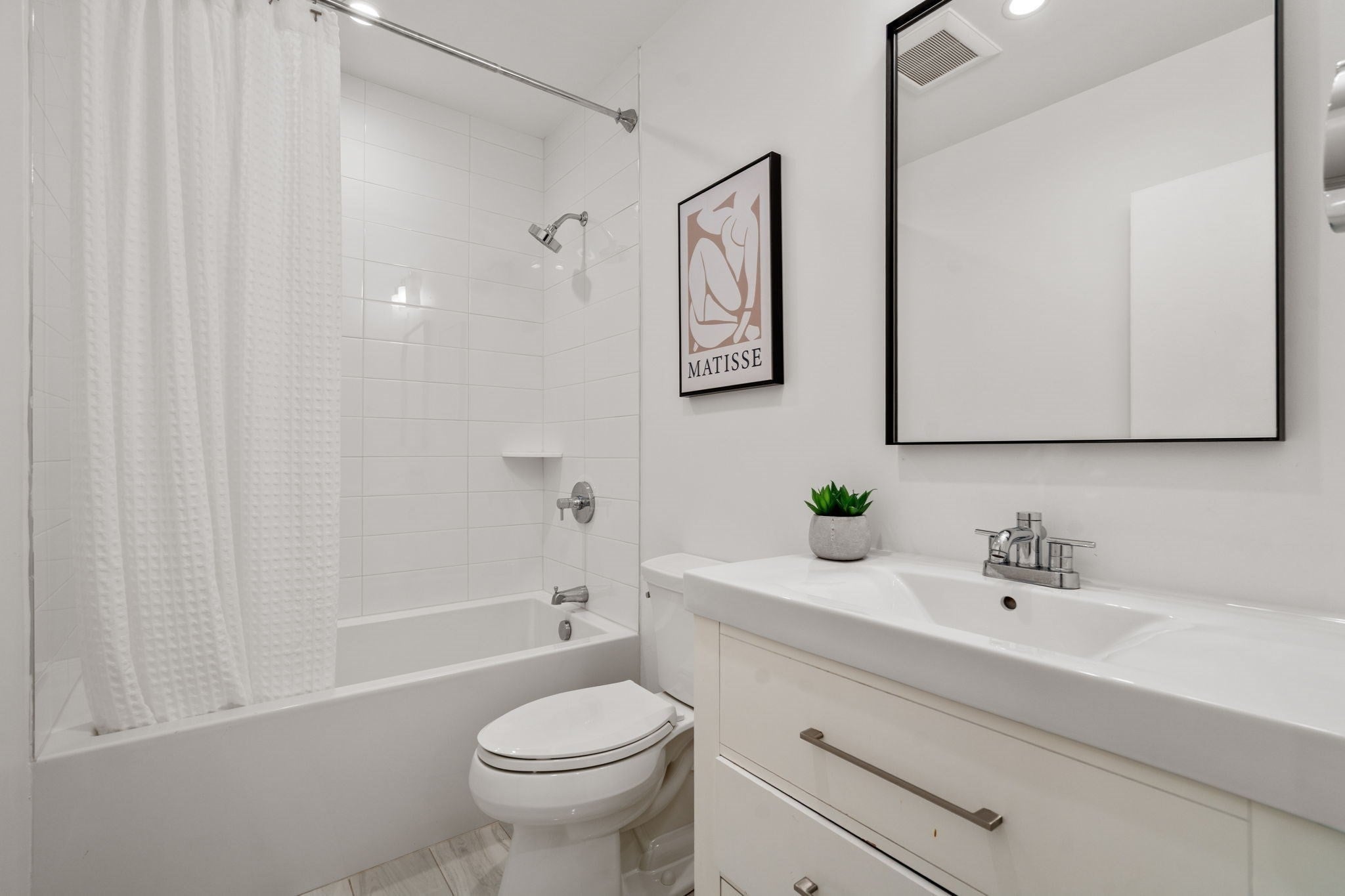 18 Chestnut Pl #18, Brookline, MA Photo #9