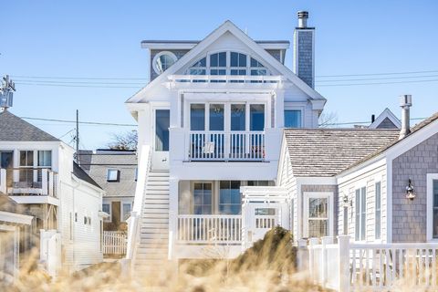 Condominium in Provincetown MA 139 Commercial Street.jpg