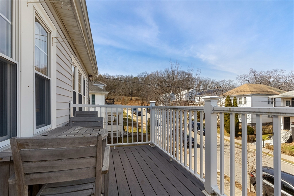 Boston, Massachusetts 02131, United States, 5 Bedrooms Bedrooms, ,2 BathroomsBathrooms,Residential,Pending,111013