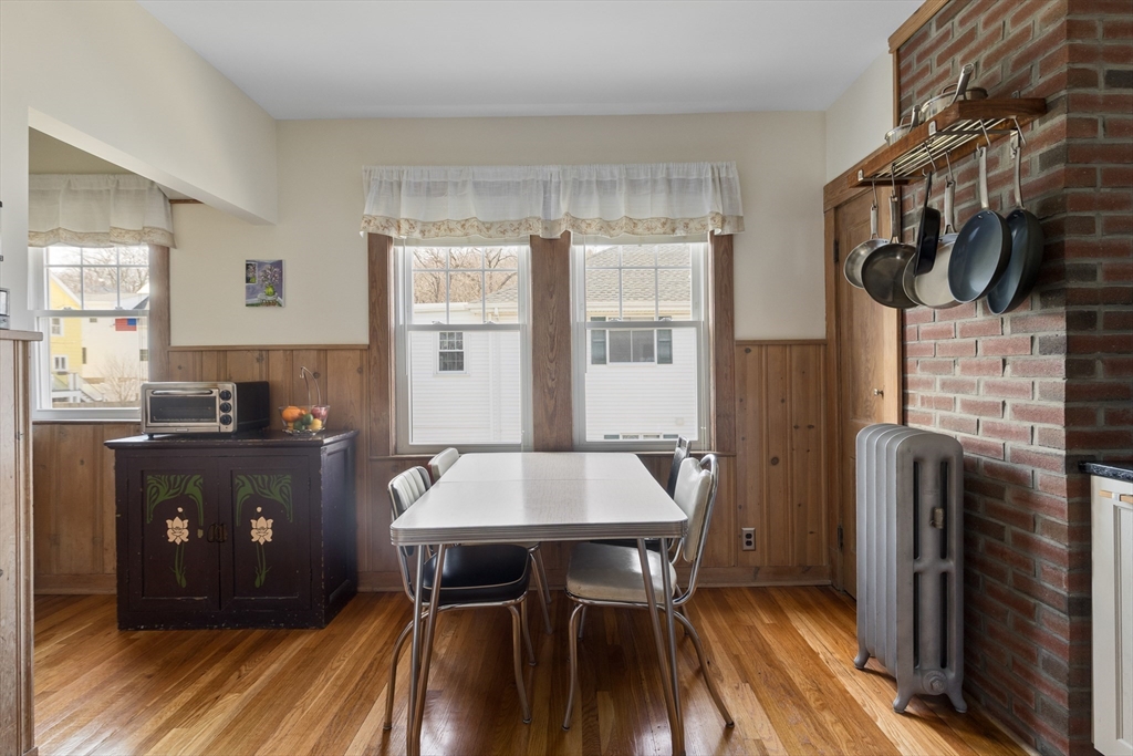 Boston, Massachusetts 02131, United States, 5 Bedrooms Bedrooms, ,2 BathroomsBathrooms,Residential,Pending,111013