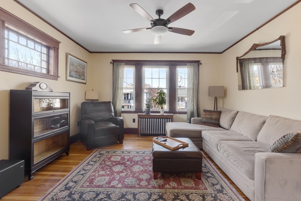 Boston, Massachusetts 02131, United States, 5 Bedrooms Bedrooms, ,2 BathroomsBathrooms,Residential,Pending,111013