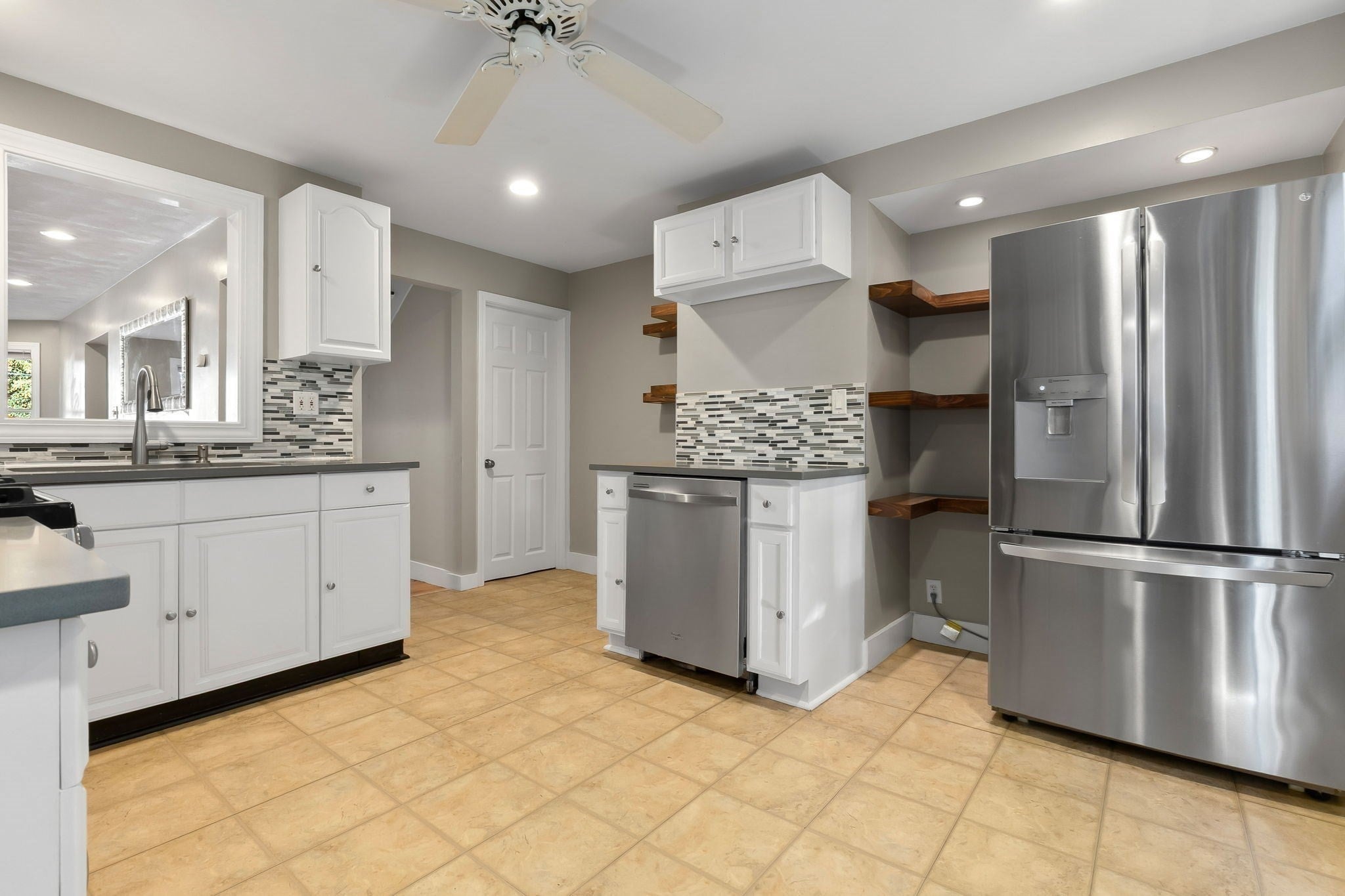 17-1/2 Pierce Ave 17-1/2, Beverly, MA, 17-1/2 Pierce Ave 17-1/2, Beverly, MA Photo #11