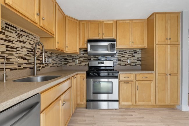 24 Pinecrest Vlg 24
