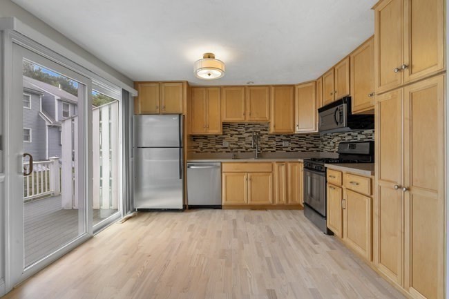 24 Pinecrest Vlg 24