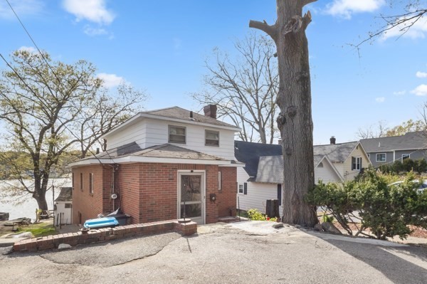 45-45A Bay View Dr