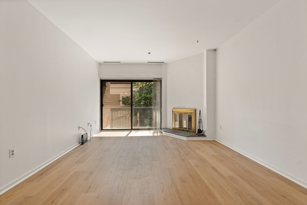 1265 Beacon 404