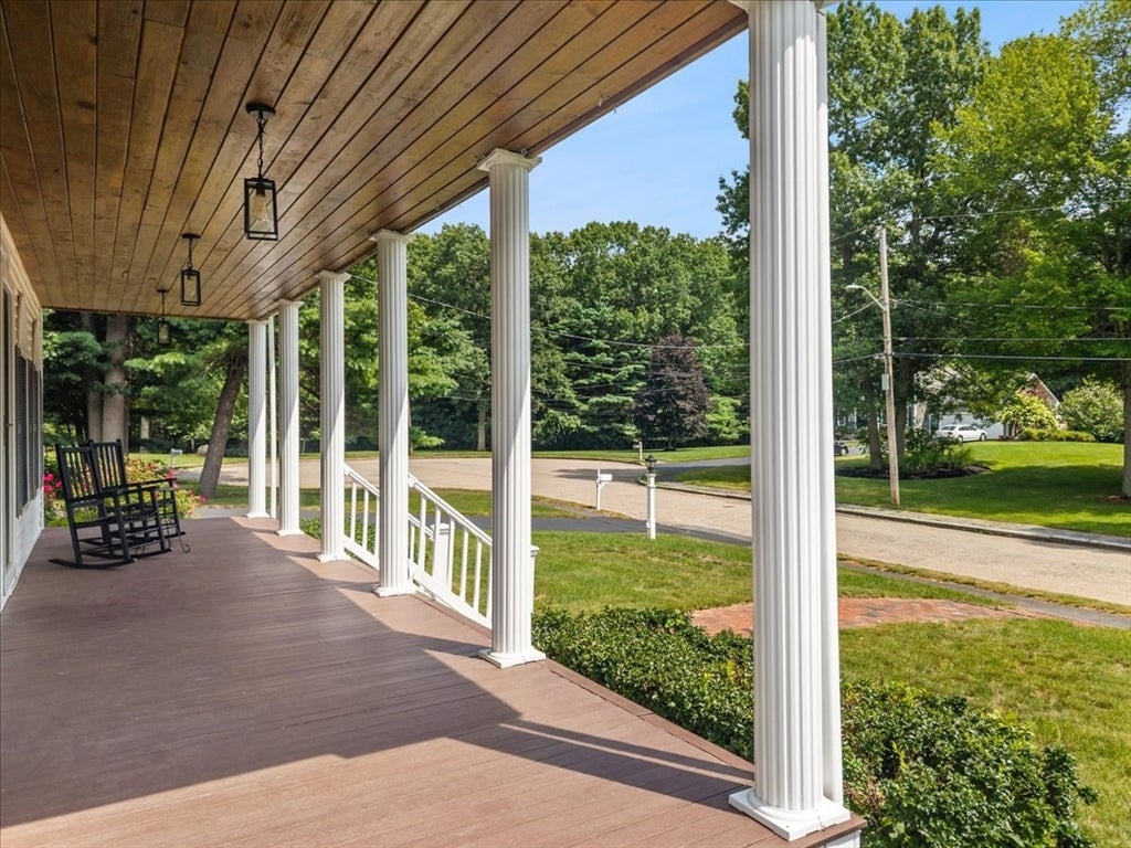 11 Mill Pond Road