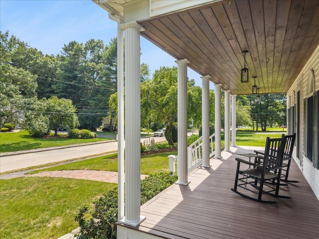 11 Mill Pond Road