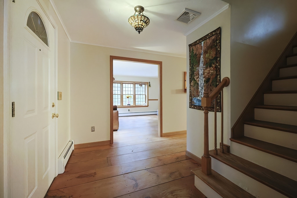 8 Neck Hill Rd.