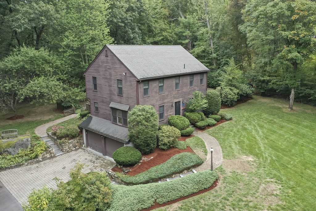 8 Neck Hill Rd.