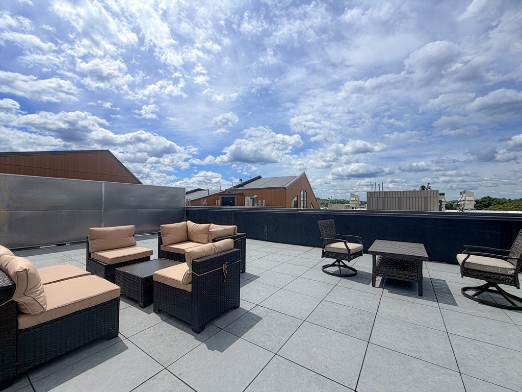 211 Green St #302, Boston, MA Photo #15