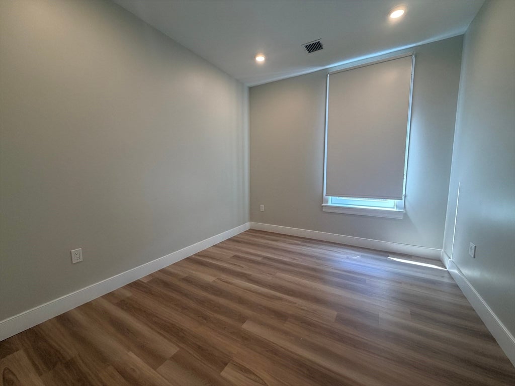 211 Green St #302, Boston, MA Photo #5