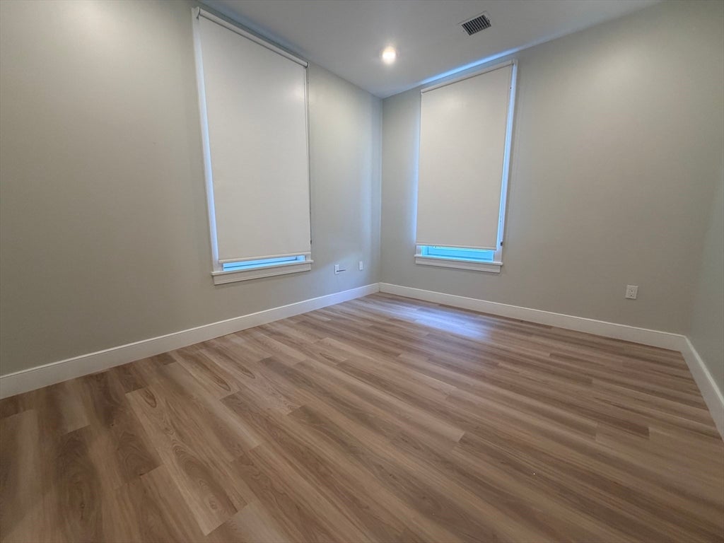 211 Green St #302, Boston, MA Photo #8