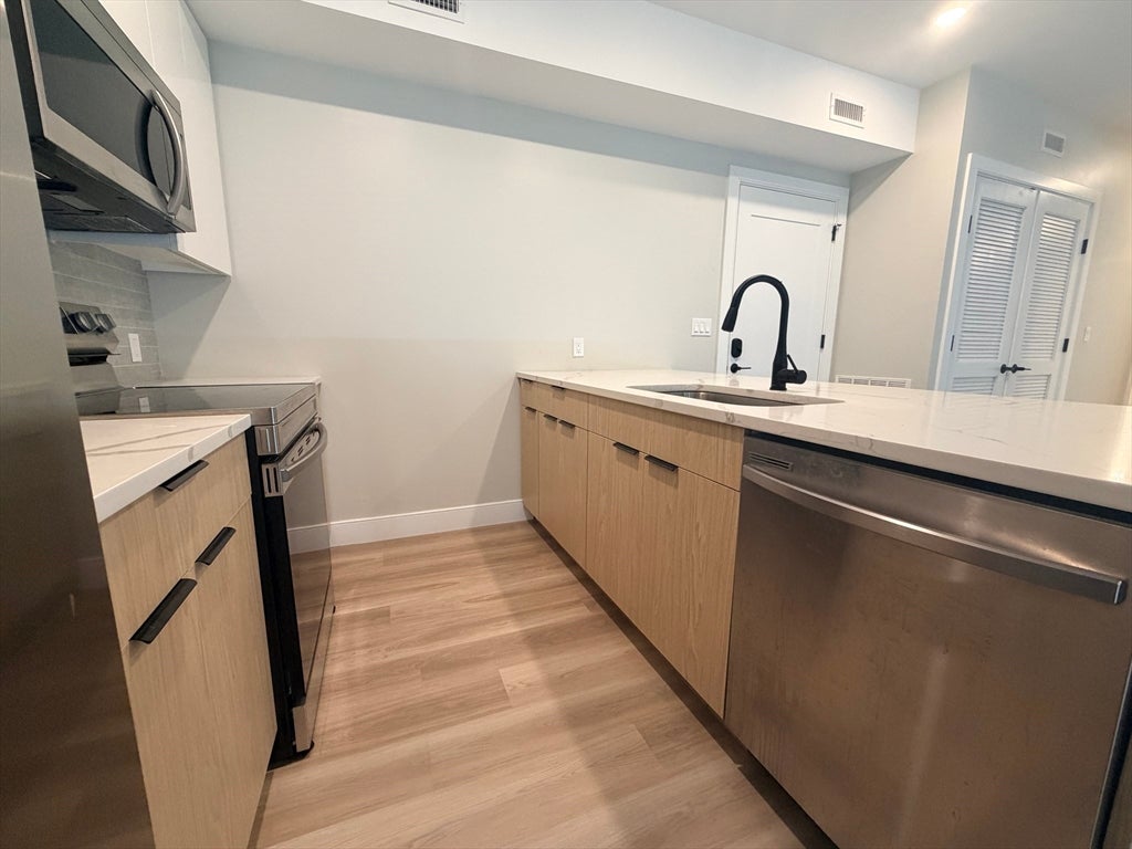 211 Green St #302, Boston, MA Photo #11