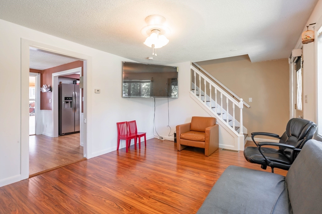 43 Frost Rd